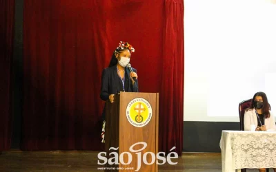 Estudantes simulam debate na ONU em aula especial!