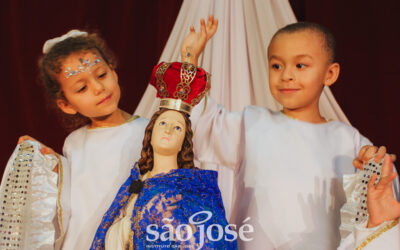 👑 Alunos do São José Junior e São José Kids realizaram uma linda homenagem a Nossa Senhora!